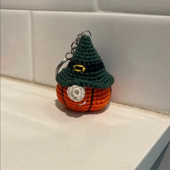 Handcrafted Pumpkin Gnome Keychain Accessory - Fall Halloween Thanksgiving - Picture 12 of 16